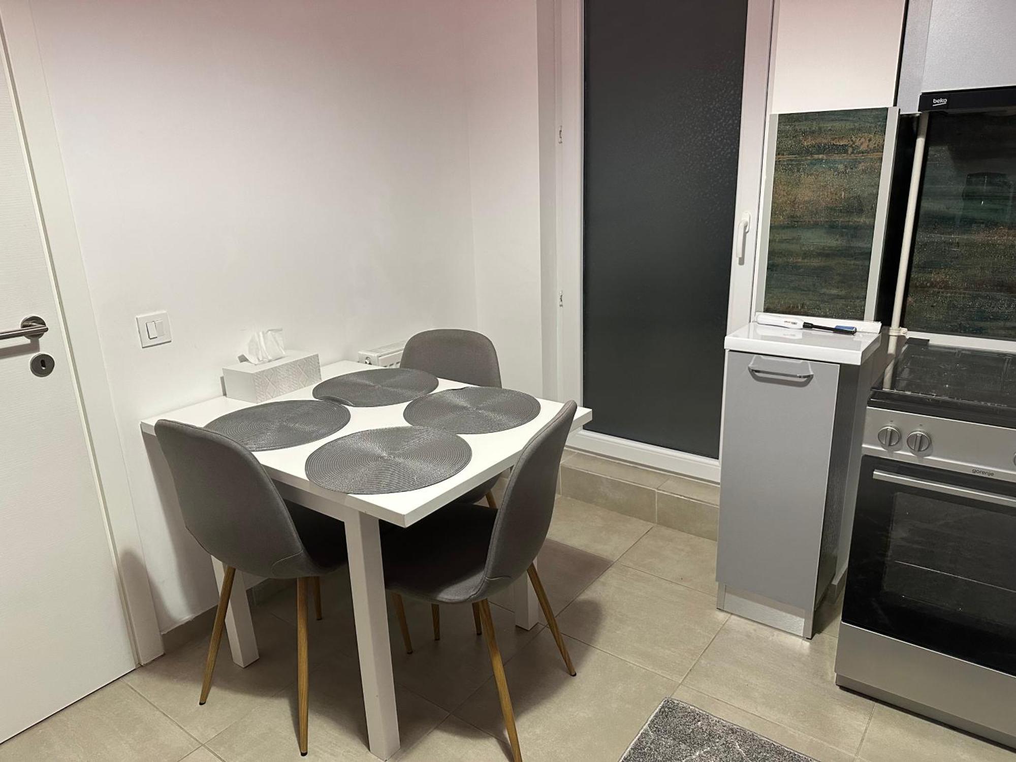 Toscana Apartments Otopeni Eksteriør billede